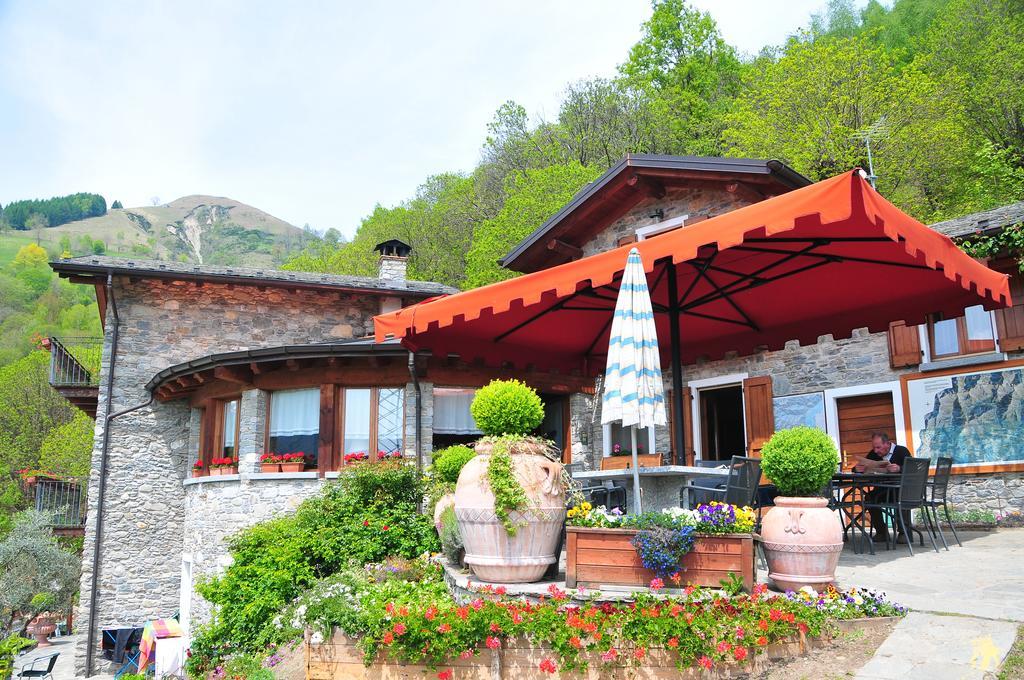 Agriturismo La Fonte Di Mariella グラヴェドーナ エクステリア 写真