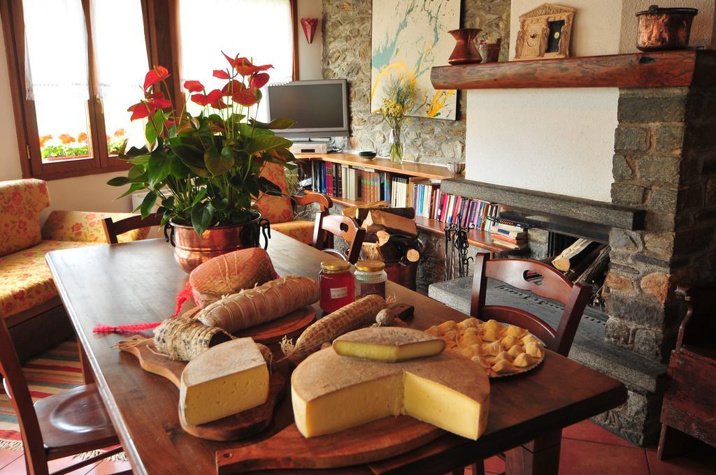 Agriturismo La Fonte Di Mariella グラヴェドーナ エクステリア 写真