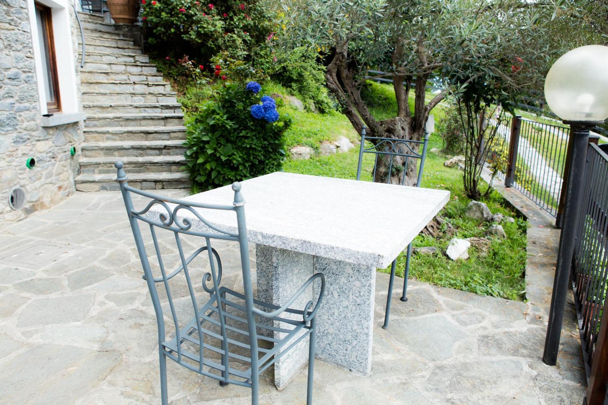 Agriturismo La Fonte Di Mariella グラヴェドーナ エクステリア 写真