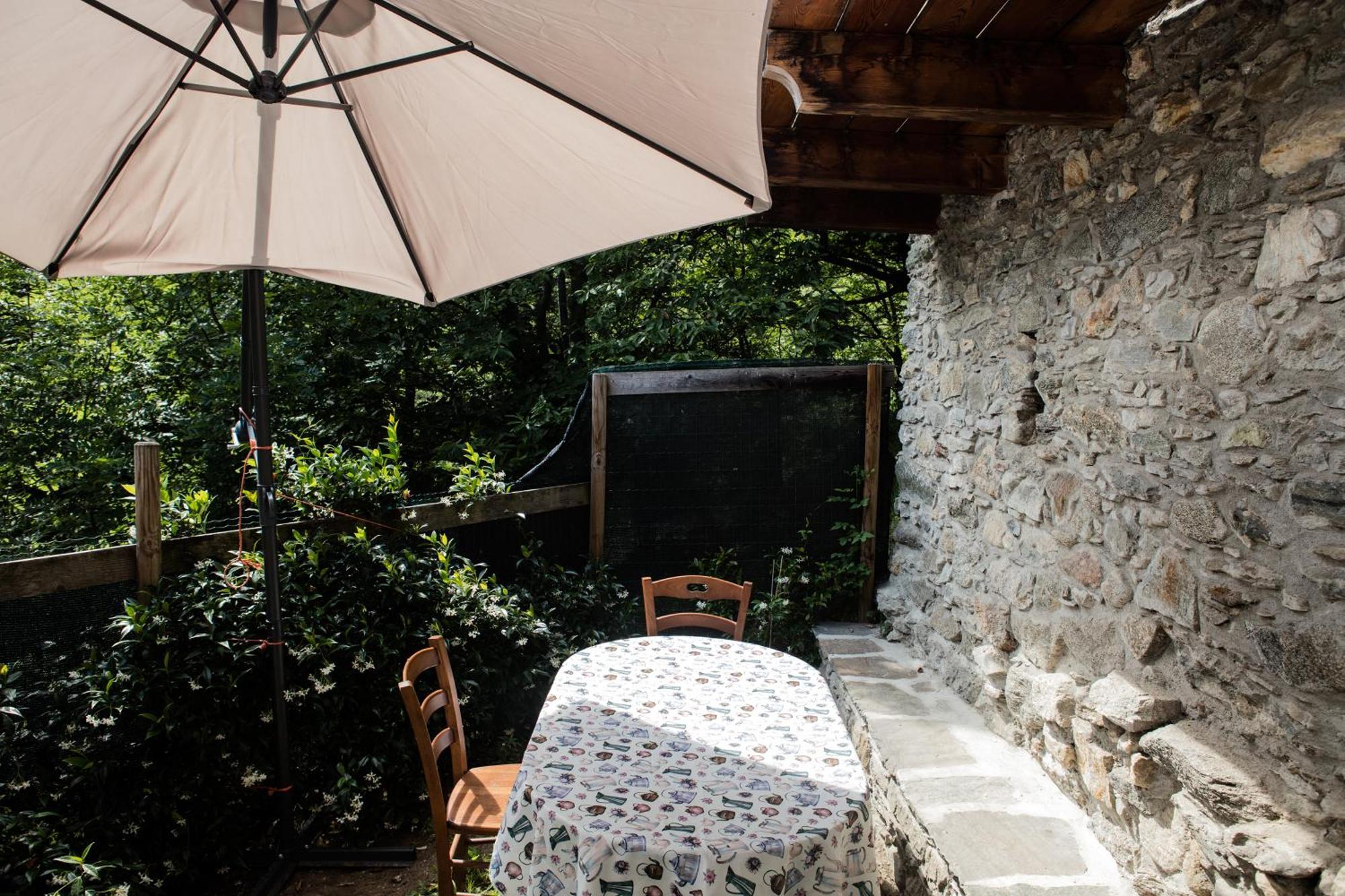 Agriturismo La Fonte Di Mariella グラヴェドーナ エクステリア 写真