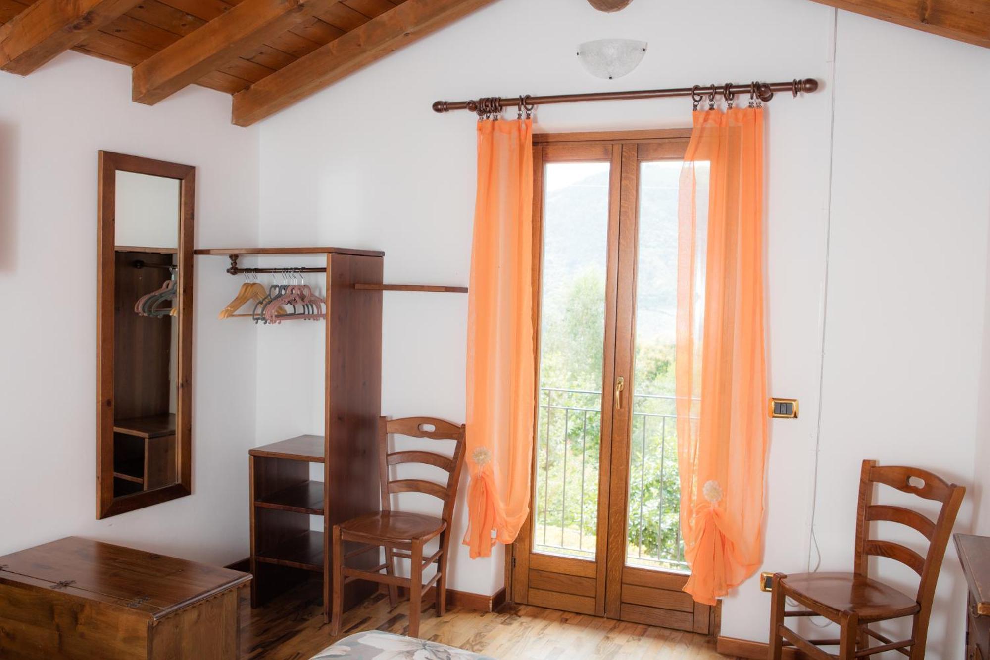 Agriturismo La Fonte Di Mariella グラヴェドーナ エクステリア 写真