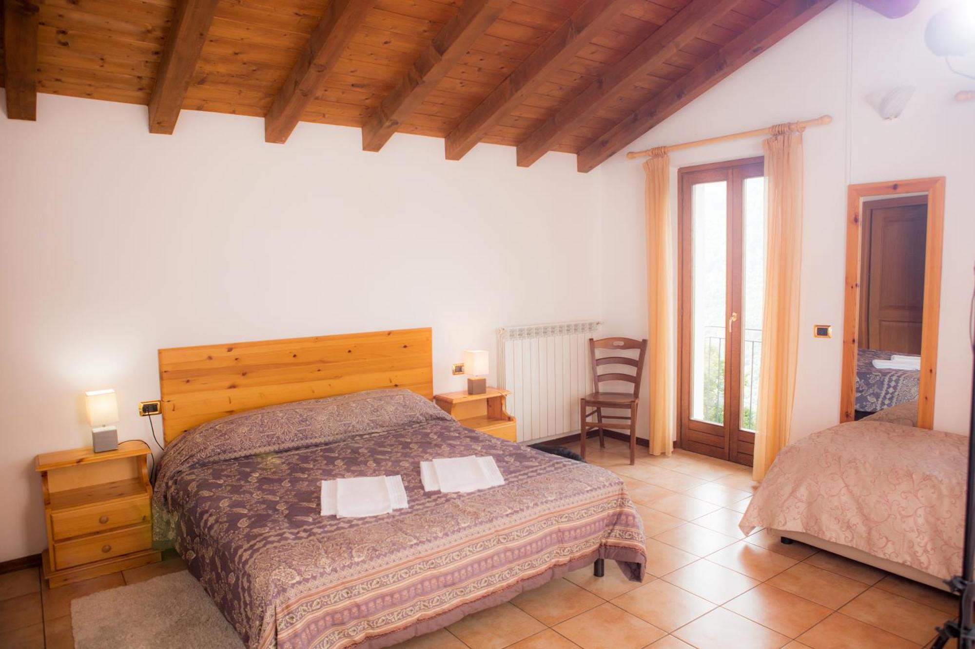 Agriturismo La Fonte Di Mariella グラヴェドーナ エクステリア 写真