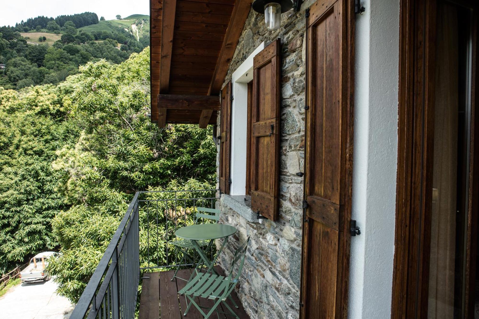 Agriturismo La Fonte Di Mariella グラヴェドーナ エクステリア 写真