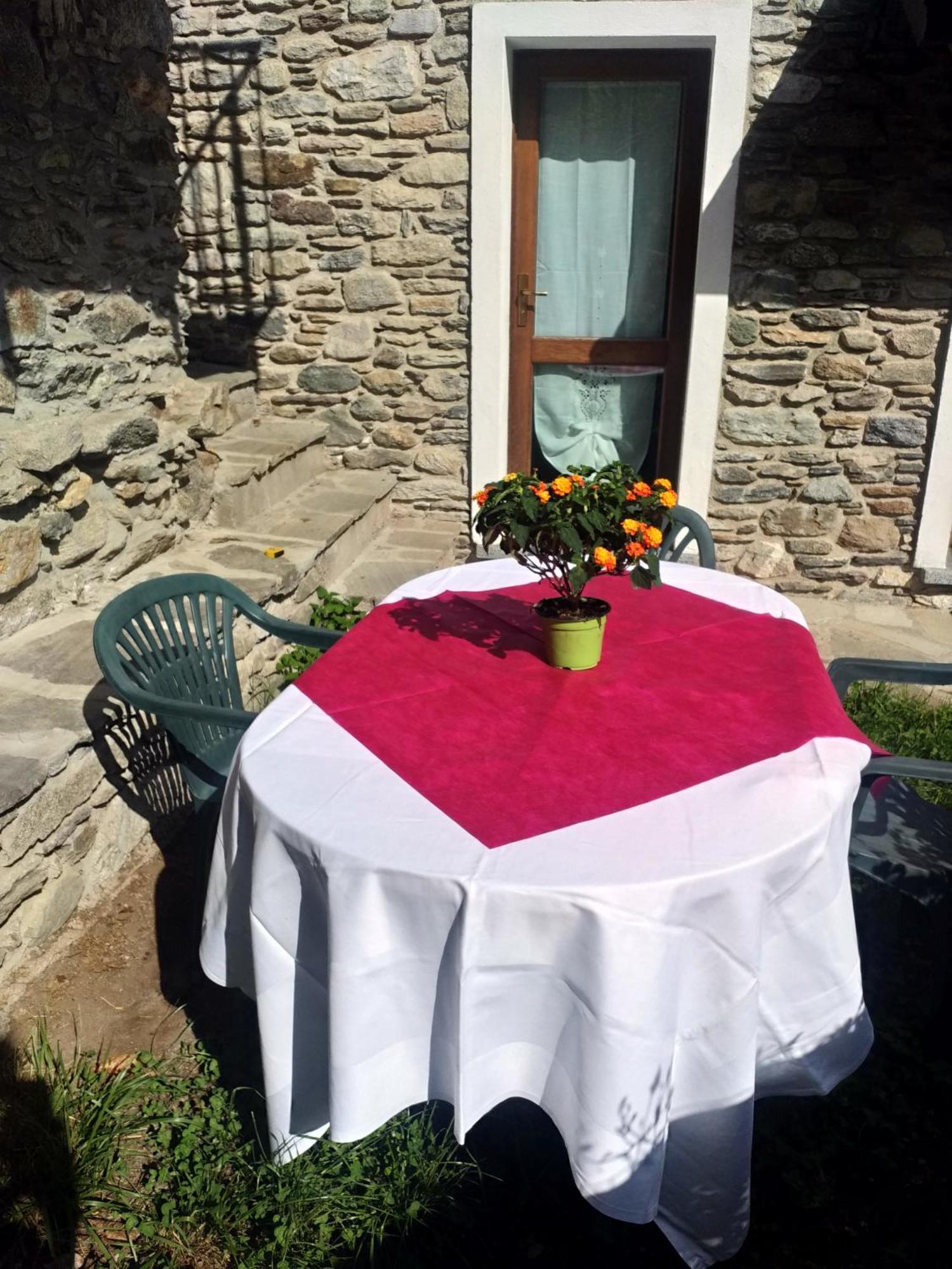 Agriturismo La Fonte Di Mariella グラヴェドーナ エクステリア 写真